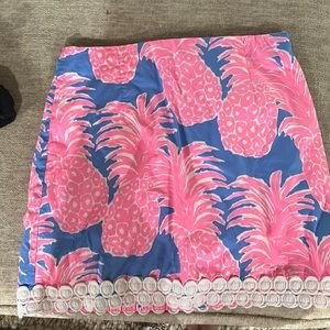 Lilly Pulitzer size small skirt. Fully lined. Like new